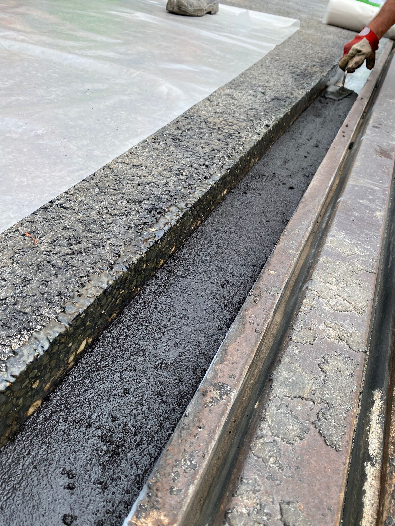 Polymerbetonbalken – Colas – Ihr Partner im Strassenbau